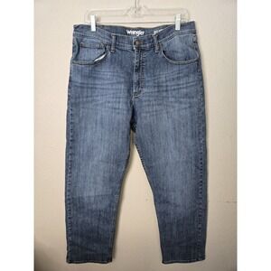 Wrangler Men's Relaxed Fit Blue Jeans. Size 34x30